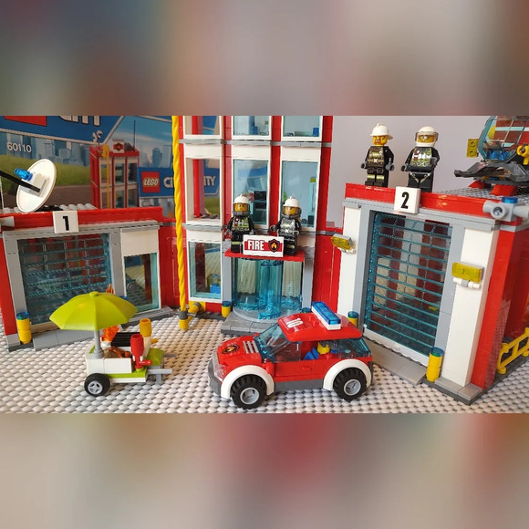 Lego City 60110 Fire Station Building Toy Set - Picture 2 of 8